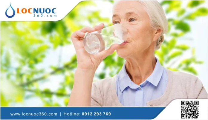 Những điều bạn cần biết về mất nước ở người cao tuổi