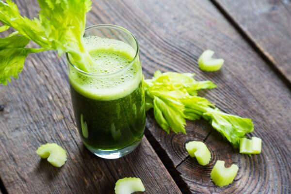 Nước ép cần tây có tác dụng gì