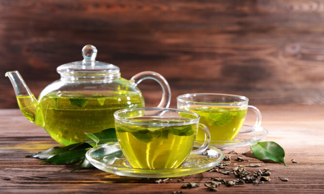Uống nước gì tốt cho tóc