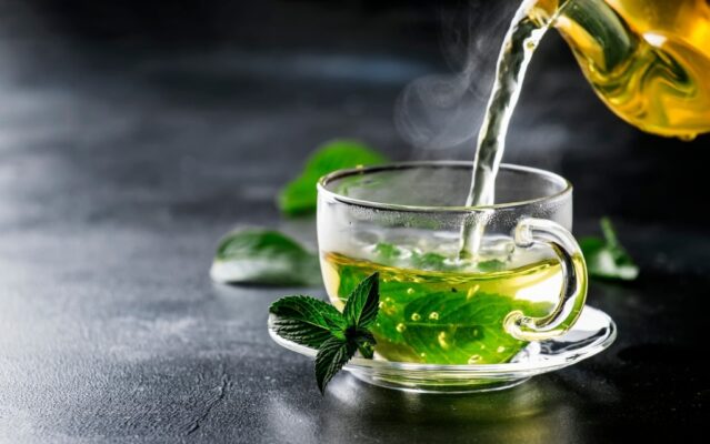 Uống trà xanh hàng ngày
