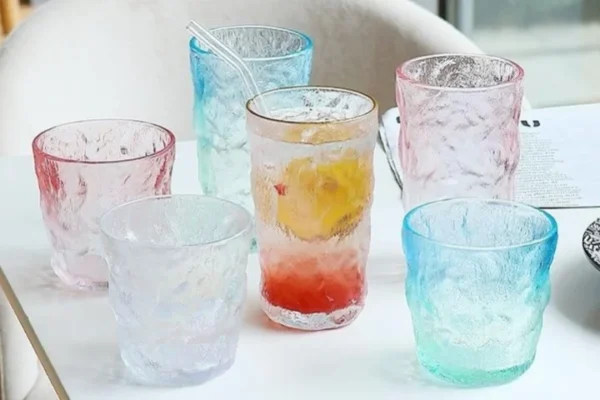 Nên chọn cốc uống nước nào để tốt cho sức khỏe?
