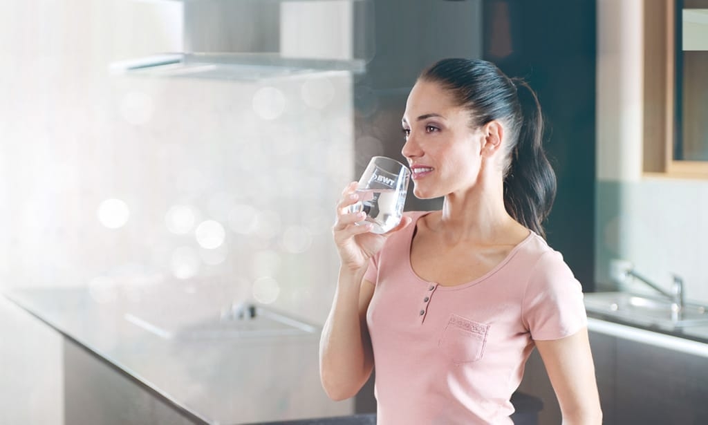 Nước rất quan trọng, nhưng đây mới là cách uống nước đúng để khoẻ mạnh 2 Nước rất quan trọng, nhưng đây mới là cách uống nước đúng để khoẻ mạnh
