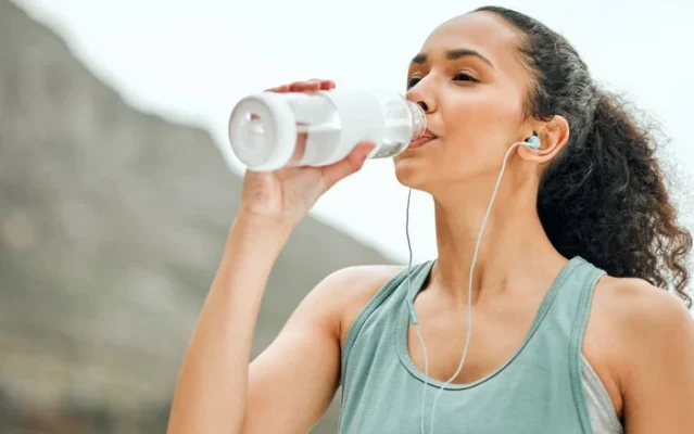 Không uống nước suốt một năm, người phụ nữ tuyên bố mình khỏe hơn rất nhiều