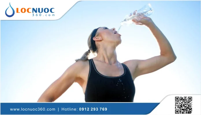Tại sao uống nước có thể giúp giảm mỡ bụng tự nhiên